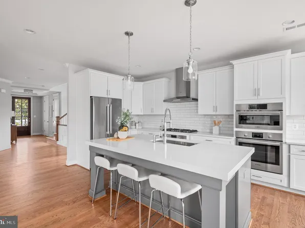 2012 Kilgore Rd, Falls Church, VA 22043