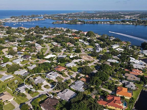2nd image of 317 Bayshore Dr