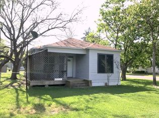 409 East St, Cuero, TX 77954