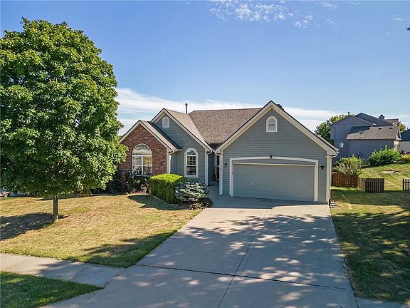 2nd image of 1009 Sherman Dr