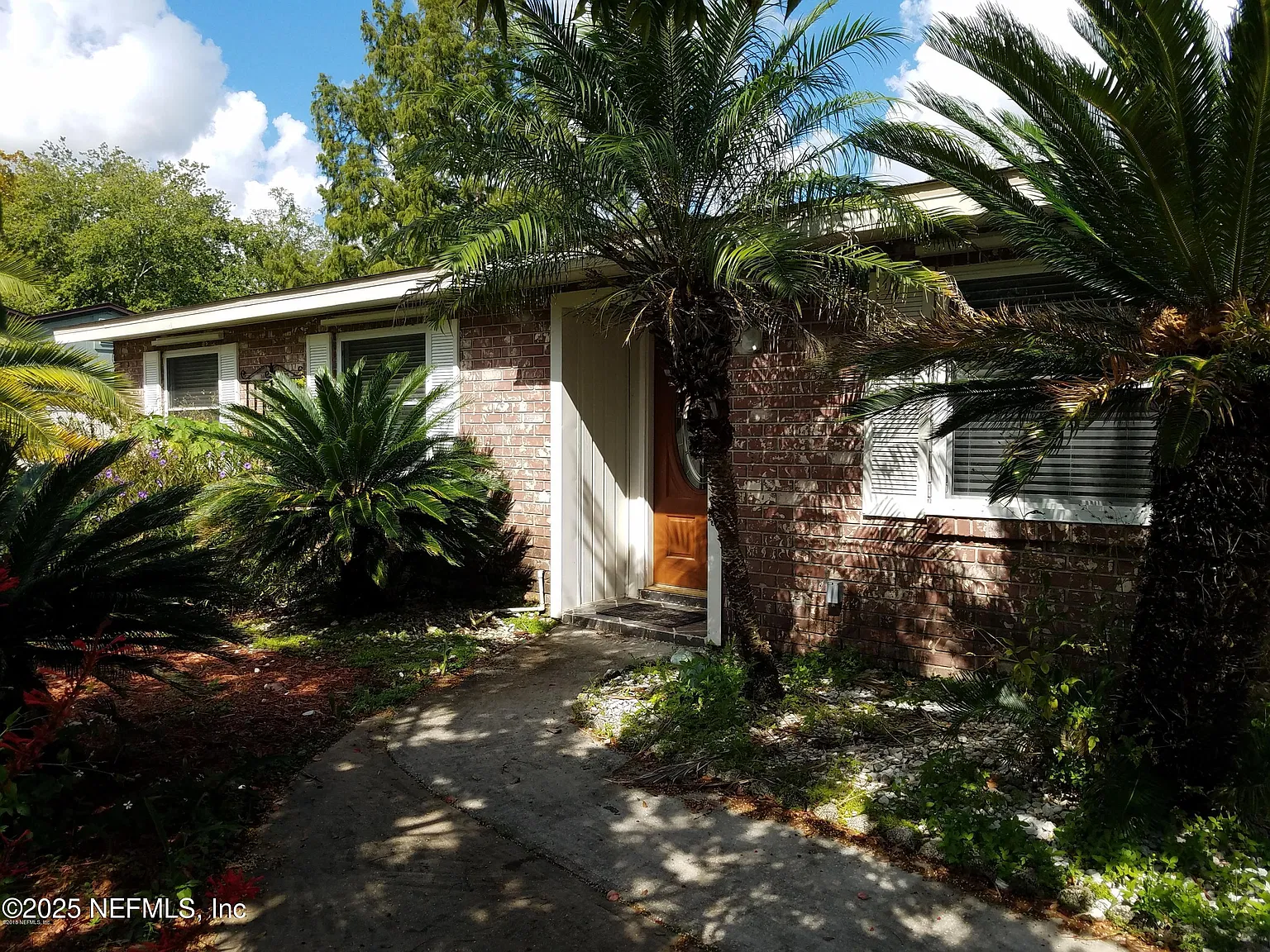 3 bed, 2.0 bath, 1914 sqft, $1,750 — Photo 3