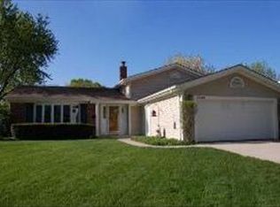 1509 W Suffield Ct, Arlington Heights, IL 60004