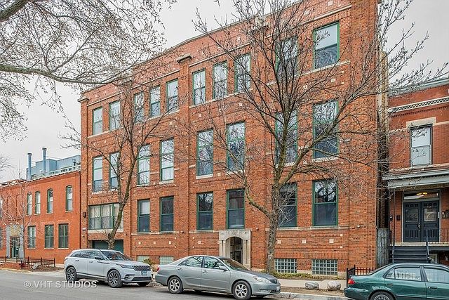 1st image of 1122 W Newport Ave APT 2D