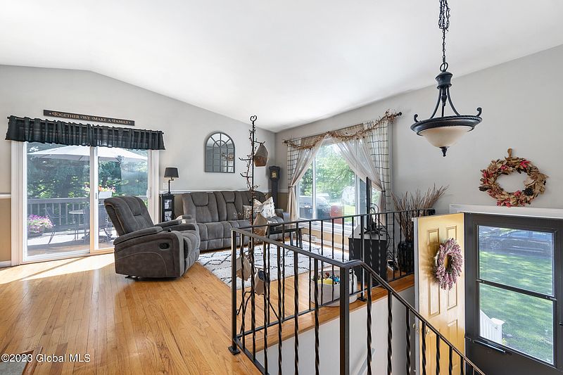 5th image of 228 Newport Court