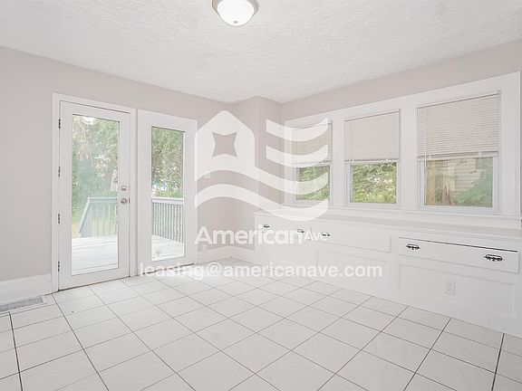 5th image of 1079 Wilbur Ave