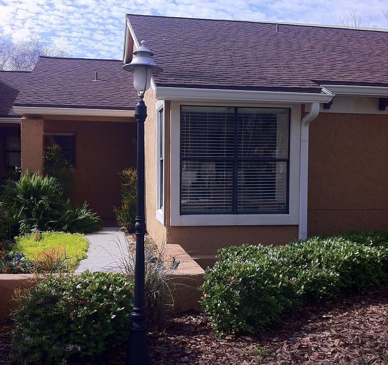 2nd image of 925 Seashell Ln