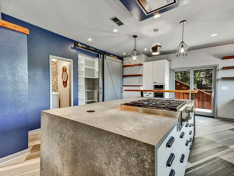7001 Buckingham Blvd — Photo 6