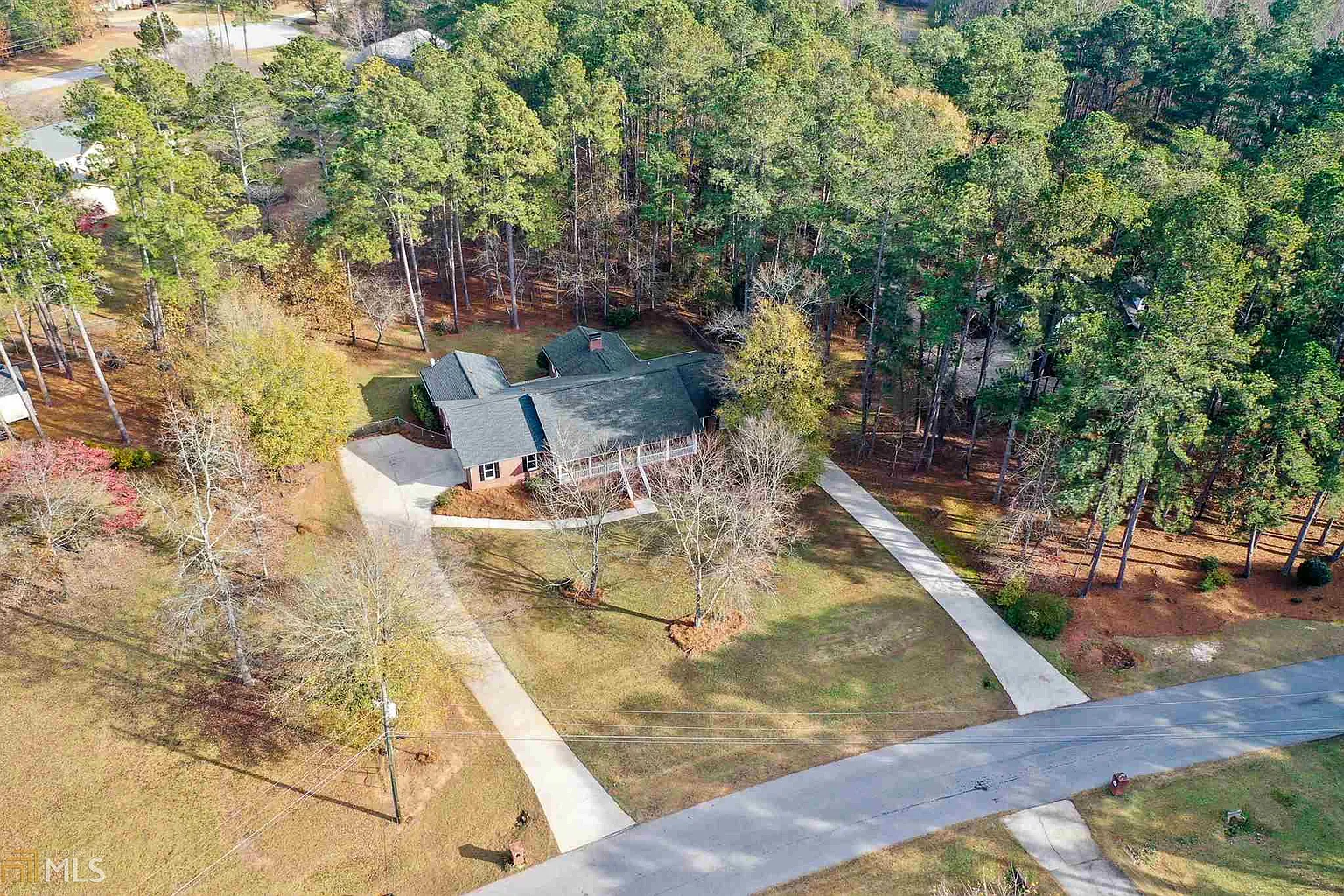 320 Wedgefield Dr photo 1
