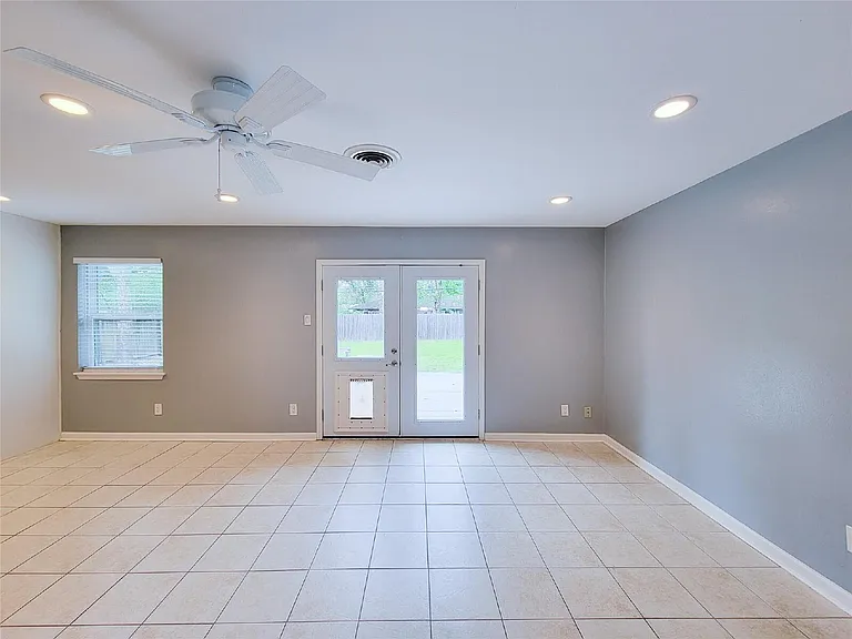 5846 Ettrick Dr — Photo 13