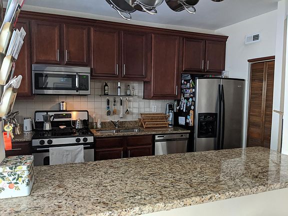 5th image of 5730 N Winthrop Ave APT 1S