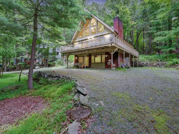 34 Roamingwood Rd, Lake Ariel, PA 18436