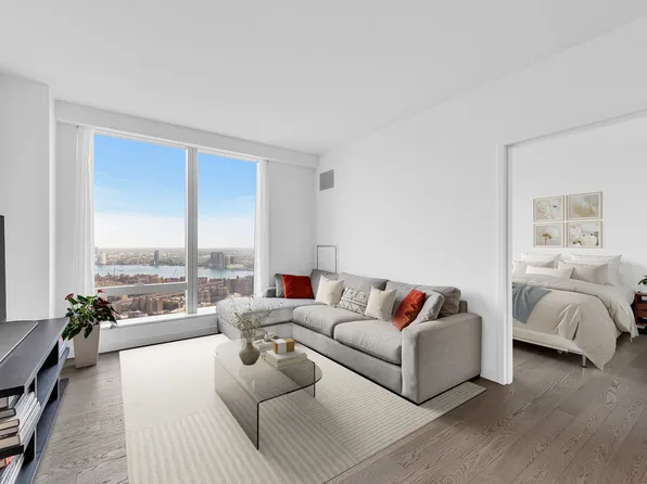 252 South Street image 2 of 28