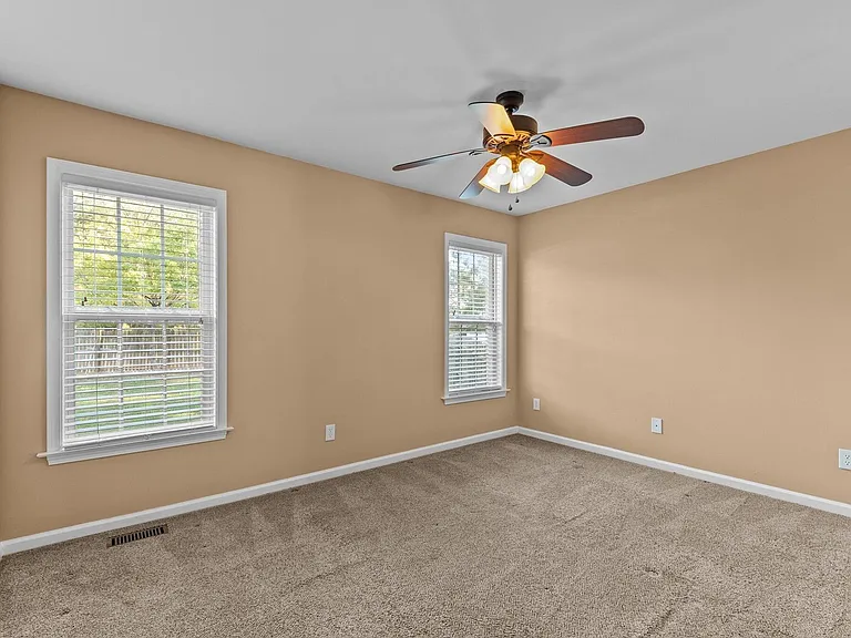 501 Rookwood Ct — Photo 11