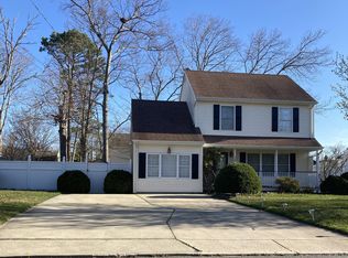 1054 Clearwater Ave, Manahawkin, NJ 08050