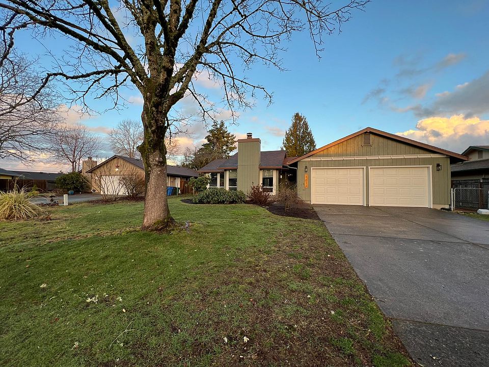 1st image of 1011 SE 146th Ct