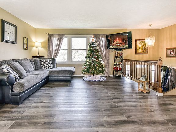 4th image of 2020 E Nixon Dr