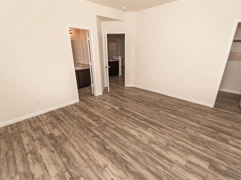 10023 Piave Dr — Photo 9