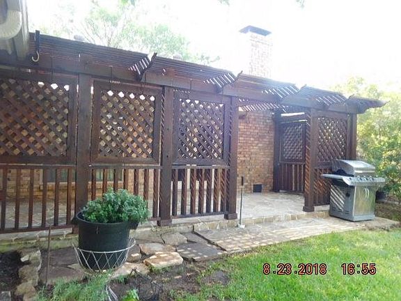 5th image of 587 Shady Oaks Dr