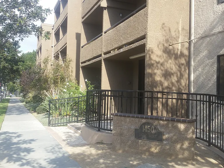 1450 Locust Ave #304 — Photo 3