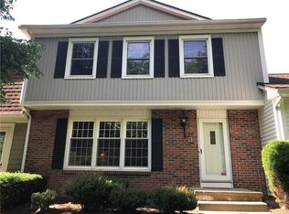 186 New Wickham Dr, Penfield, NY 14526