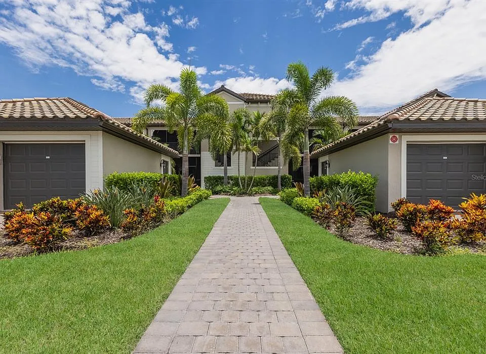 5721 Palmer Cir #103