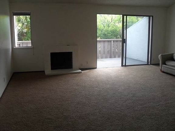 4th image of 225 2nd St E APT 4
