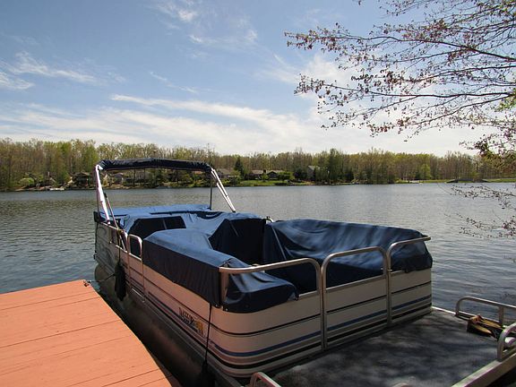 5th image of 245 Lakeside Dr