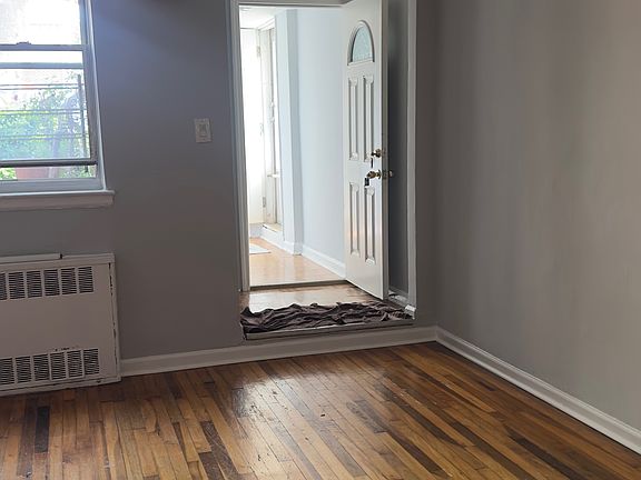 3rd image of 725 Avenue X #1