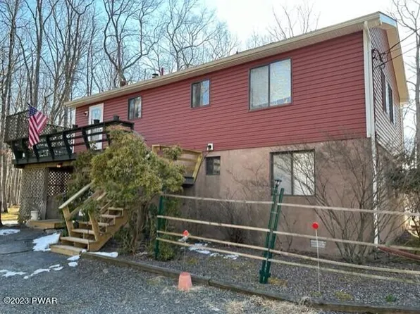 157 Cottonwood Dr, Hawley, PA 18428