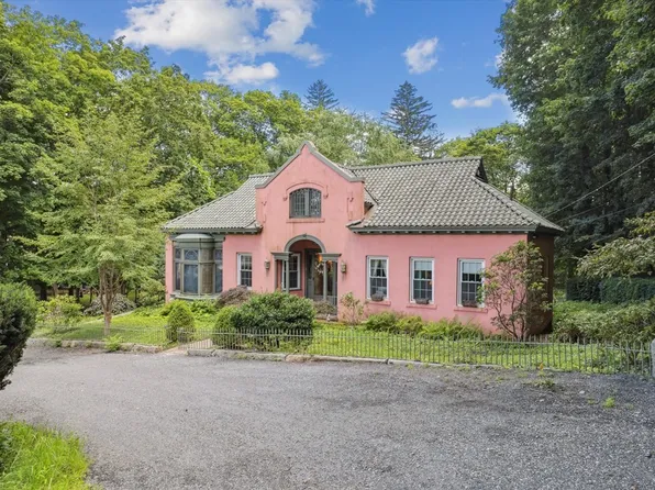 8 Joyce Ter, Andover, MA 01810