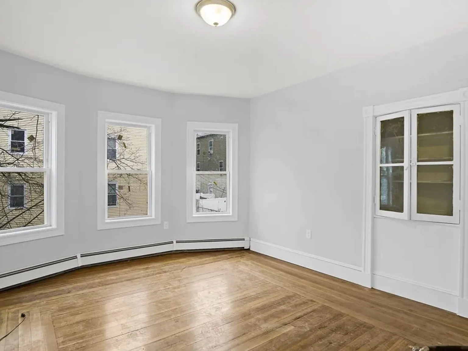 3 bed, 1100 sqft, $3,000 — Photo 3