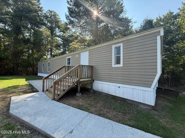 449 White Oak Ln, Midway Park, NC 28544