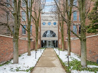 380 Green Bay Rd APT 1B, Winnetka, IL, 60093