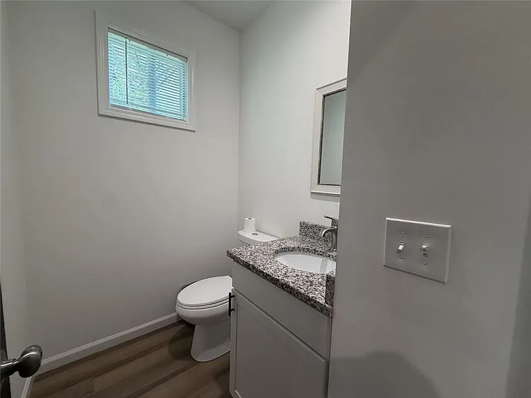 315 E 17th St SW — Photo 13