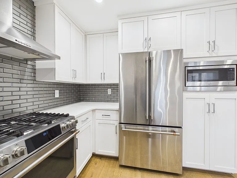 212 Bainbridge St #3 — Photo 10