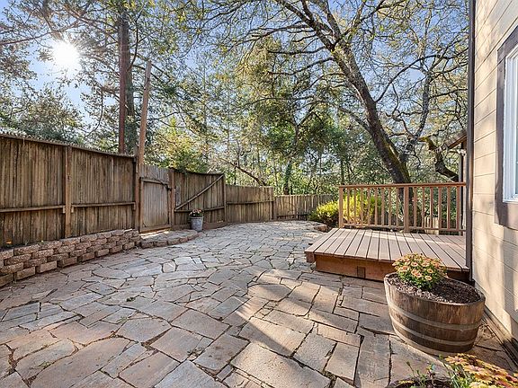 3rd image of 10598 Woodside Drive