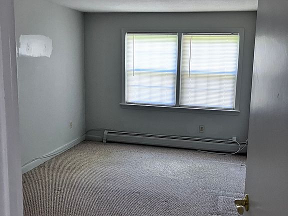 3rd image of 20 Danbury Dr APT 4