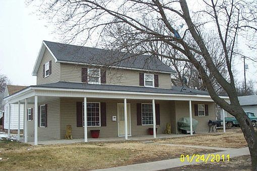 1st image of 421 W 9th St
