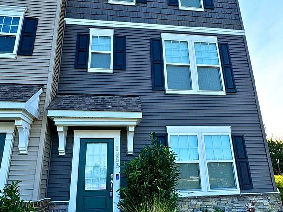 2nd image of 1853 Sag Harbor Ln