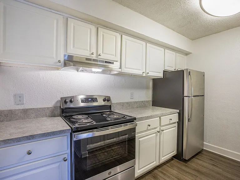 Reserve at Lakeland Apartment Homes — Photo 8