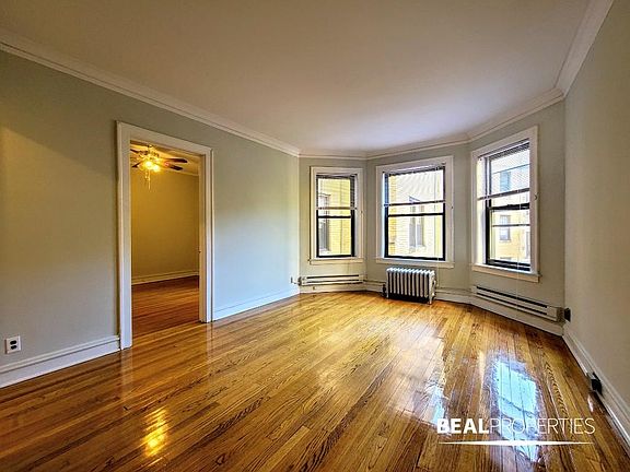 2nd image of 1117 W Oakdale Ave #3H