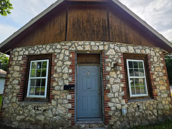 1021 N Vinita Ave, Tahlequah, OK 74464