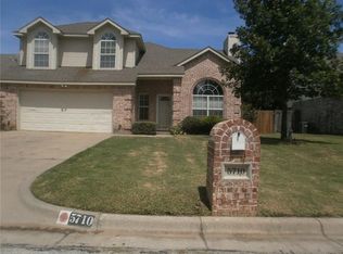5710 Roundup Trl, Arlington, TX 76017