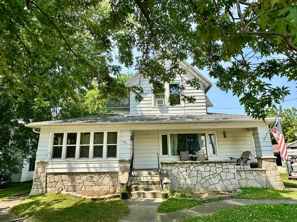 403 Main St, Fairwater, WI 53931