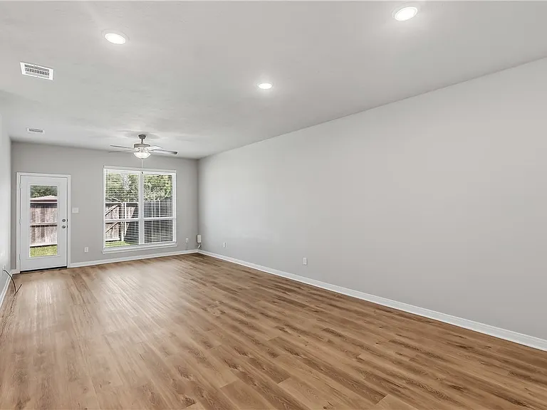 3007 Stevens Dr — Photo 11