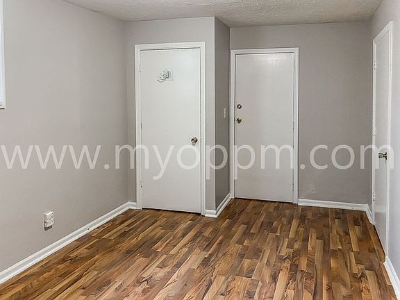 3rd image of 1911 Park Ave #1911/02