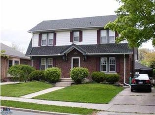 1134 Nottingham Rd, Grosse Pointe Park, MI 48230