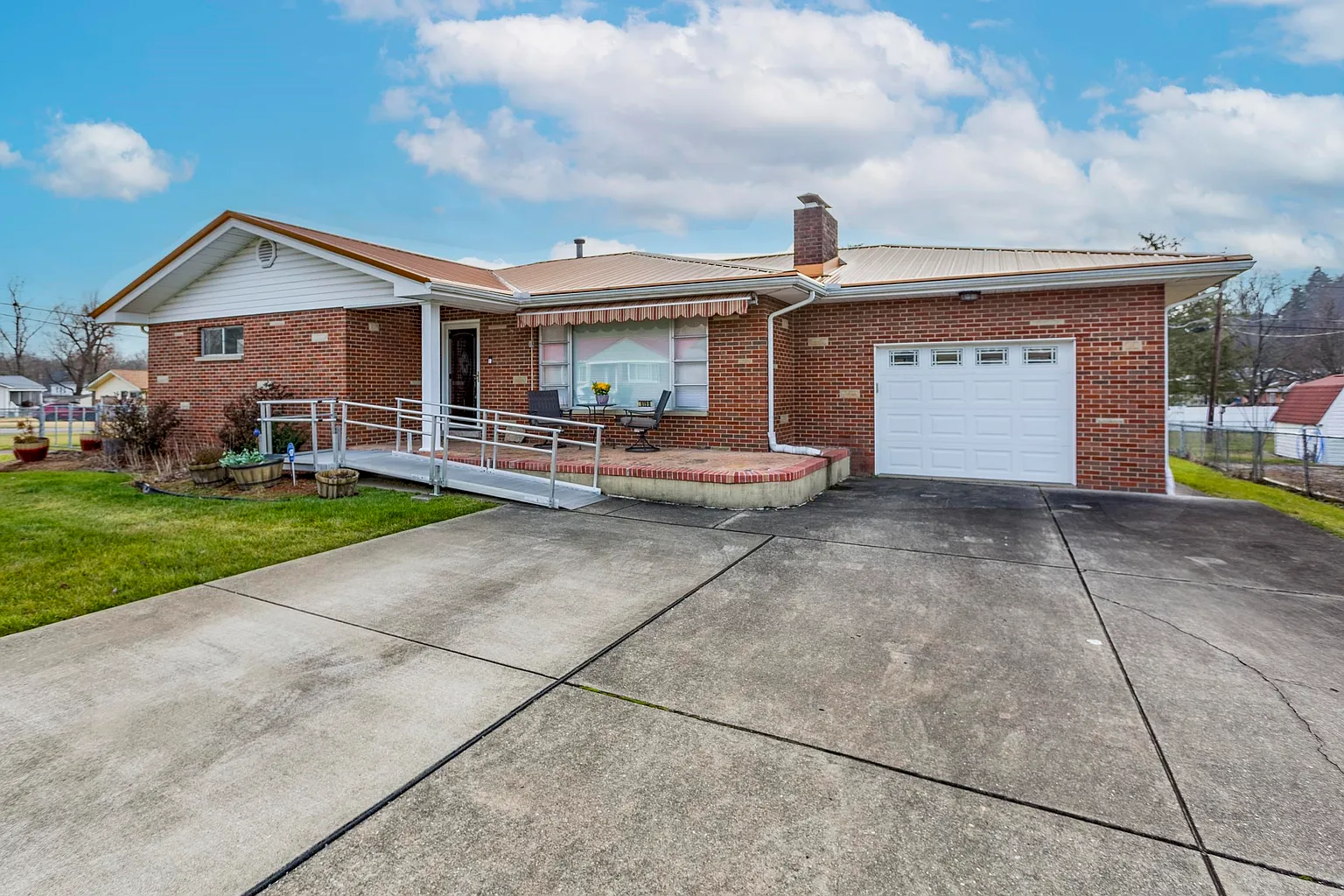 6199 Birkewood Rd photo 1