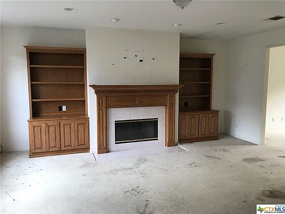 3rd image of 806 Charleston Dr