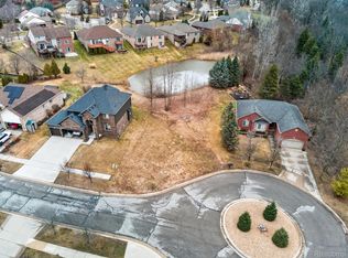 3633 Thornwood Dr, Auburn Hills, MI
